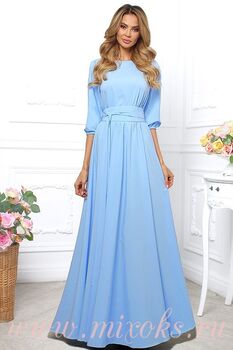 Длинное платье голубого цвета
