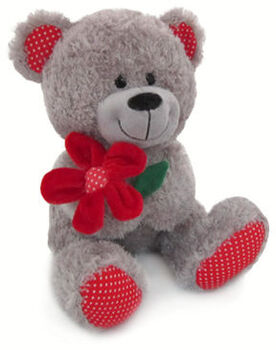 Медведь с красным цветком