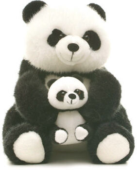 Панда с малышом сидящая