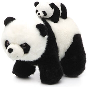 Панда с малышом стоящая малая
